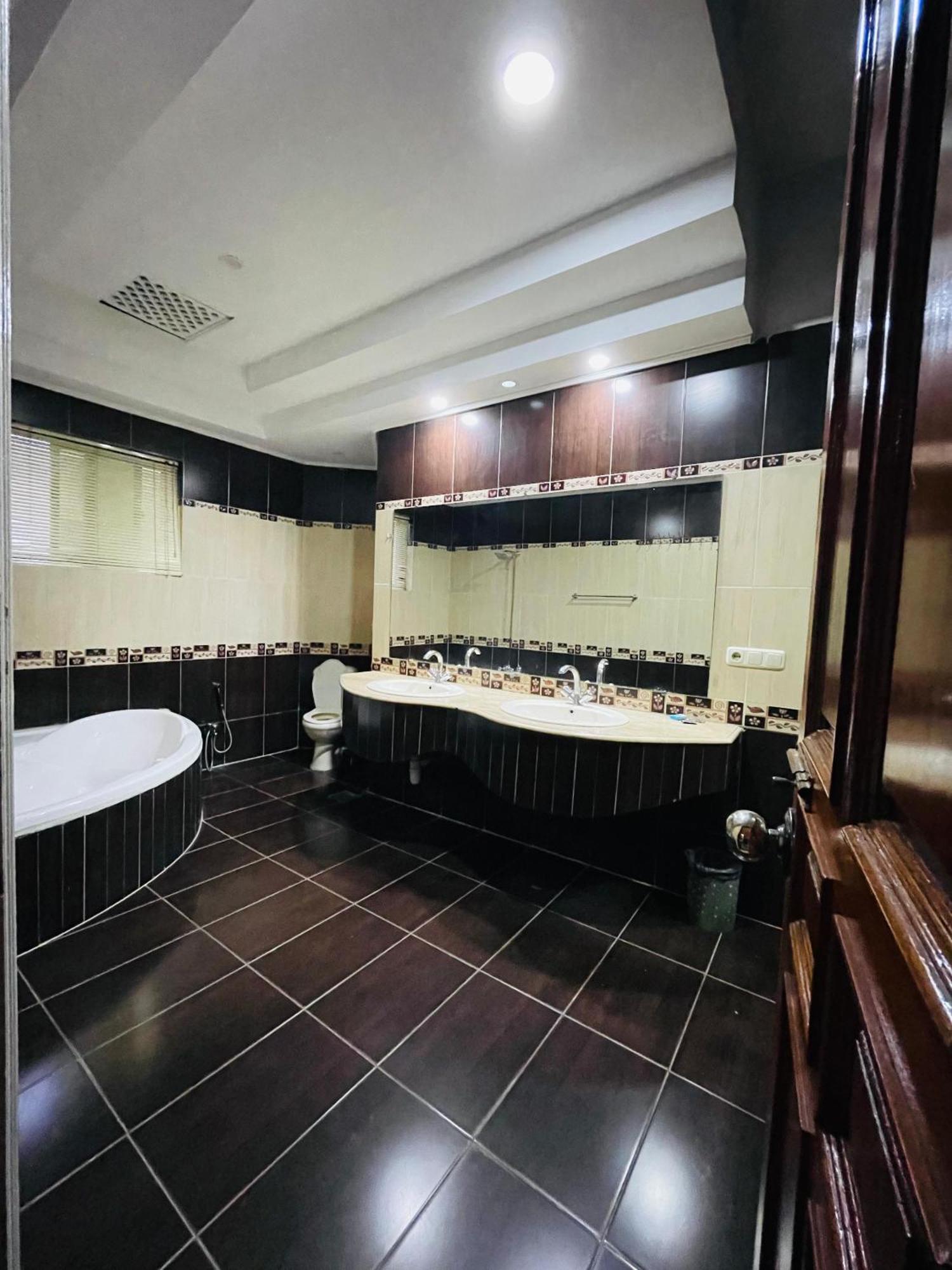 Executive Galaxy Guest House Islamabad Bagian luar foto