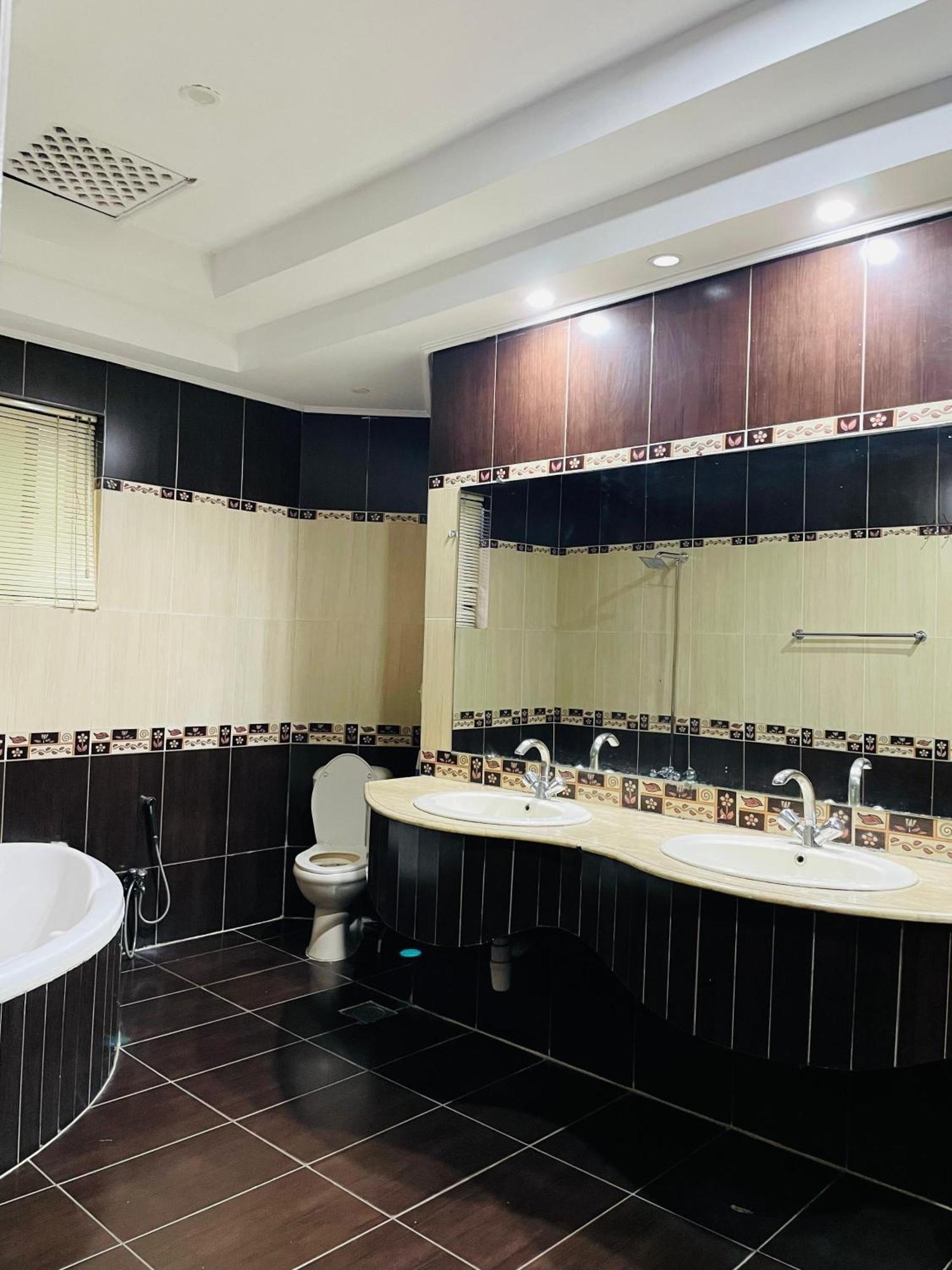 Executive Galaxy Guest House Islamabad Bagian luar foto