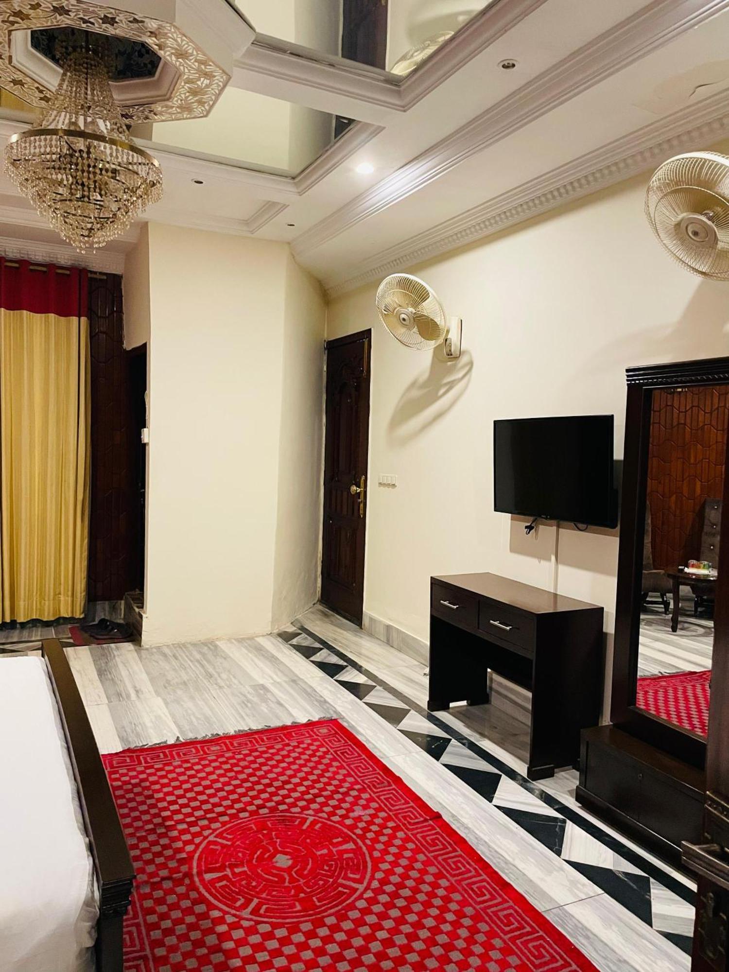 Executive Galaxy Guest House Islamabad Bagian luar foto
