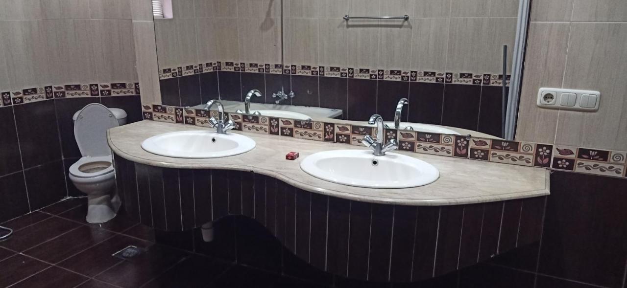 Executive Galaxy Guest House Islamabad Bagian luar foto