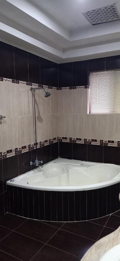 Executive Galaxy Guest House Islamabad Bagian luar foto