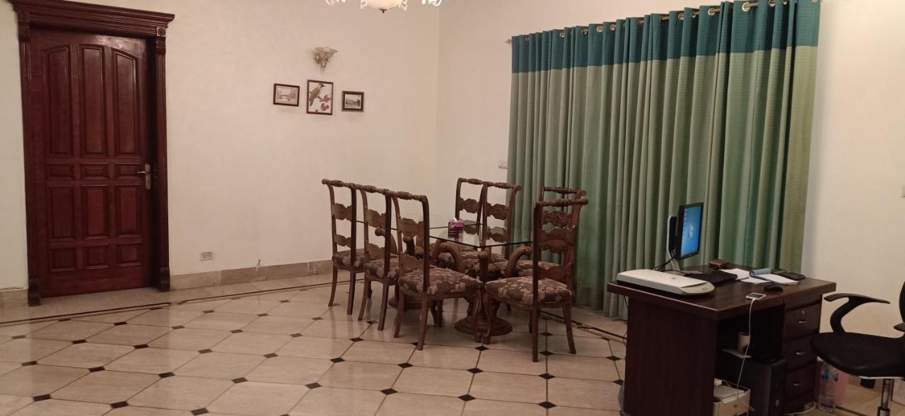 Executive Galaxy Guest House Islamabad Bagian luar foto